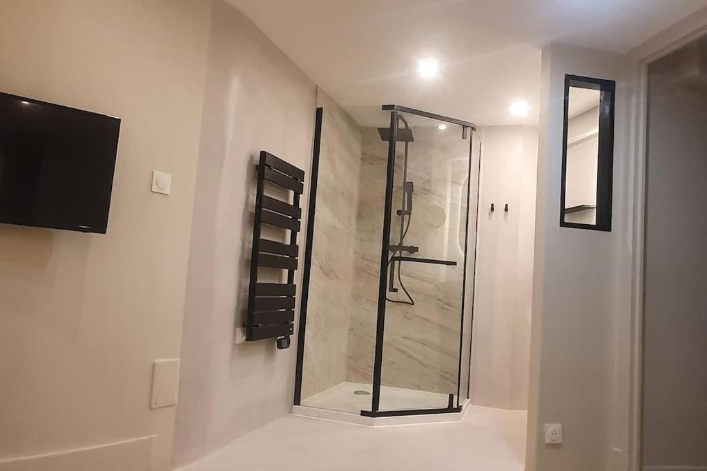 Suite Vinicole Hypercentre, Bastille & Gare 9 Min A Pied เกรอน็อบล์ ภายนอก รูปภาพ